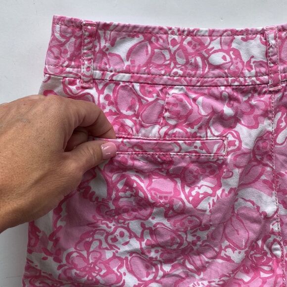 Lilly Pulitzer Buttercup She's A Fox Print Pink 5" Scallop Hem Shorts Size 00 - Picture 7 of 9